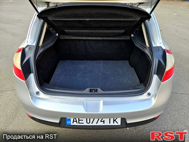 Сірий Рено Меган, об'ємом двигуна 1.5 л та пробігом 194 тис. км за 7100 $, фото 10 на Automoto.ua