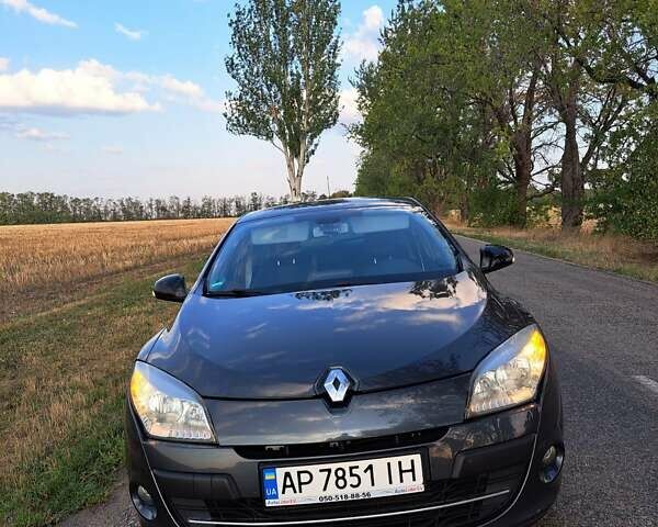 Рено Меган 2011 в Запорожье на Automoto.ua Серый Рено Меган, объемом двигателя 1.4 л и пробегом 227 тыс. км за 7300 $, фото 23 на Automoto.ua