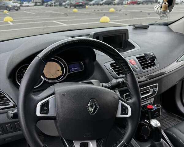 Рено Меган 2011 в Киеве на Automoto.ua Серый Рено Меган, объемом двигателя 1.5 л и пробегом 248 тыс. км за 6800 $, фото 9 на Automoto.ua