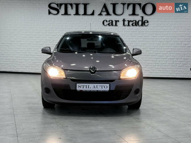 Сірий Рено Меган, об'ємом двигуна 1.46 л та пробігом 221 тис. км за 6100 $, фото 9 на Automoto.ua