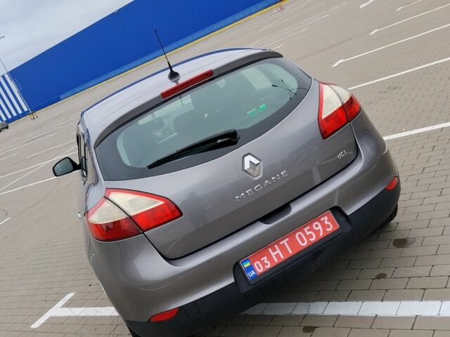 Серый Рено Меган, объемом двигателя 0 л и пробегом 230 тыс. км за 7100 $, фото 6 на Automoto.ua