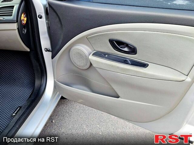 Сірий Рено Меган, об'ємом двигуна 1.5 л та пробігом 194 тис. км за 7100 $, фото 7 на Automoto.ua