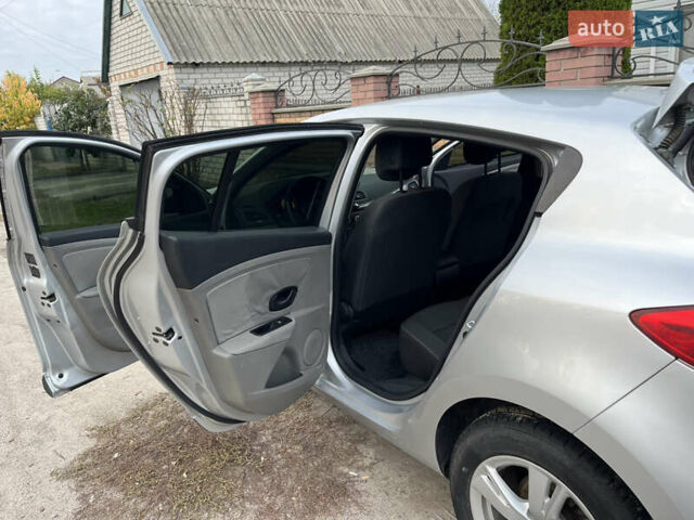 Сірий Рено Меган, об'ємом двигуна 1.5 л та пробігом 251 тис. км за 6200 $, фото 8 на Automoto.ua