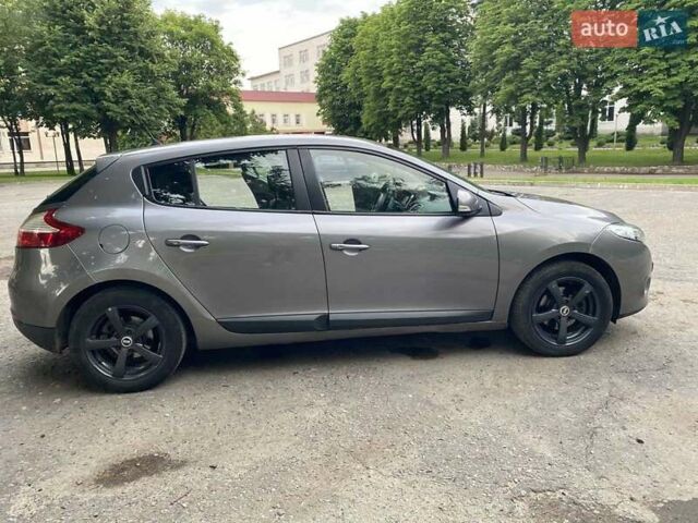 Серый Рено Меган, объемом двигателя 1.46 л и пробегом 275 тыс. км за 6300 $, фото 16 на Automoto.ua