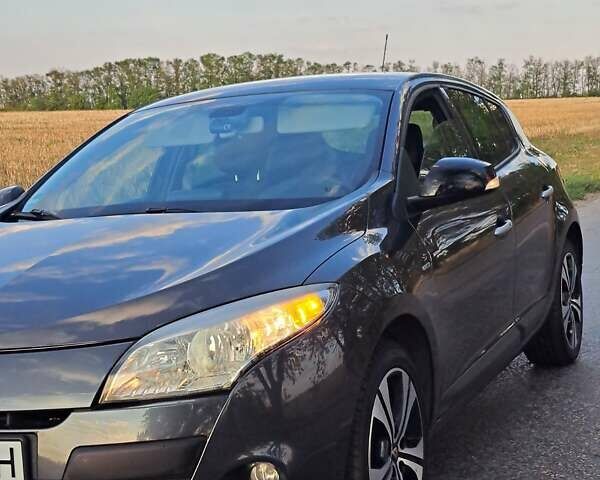 Рено Меган 2011 в Запорожье на Automoto.ua Серый Рено Меган, объемом двигателя 1.4 л и пробегом 227 тыс. км за 7300 $, фото 4 на Automoto.ua