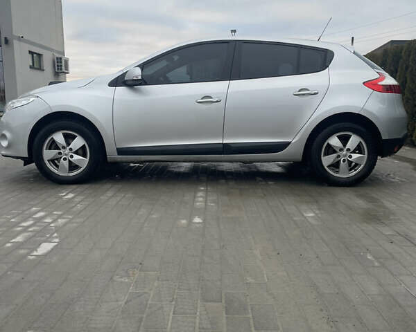 Серый Рено Меган, объемом двигателя 1.6 л и пробегом 188 тыс. км за 6700 $, фото 2 на Automoto.ua