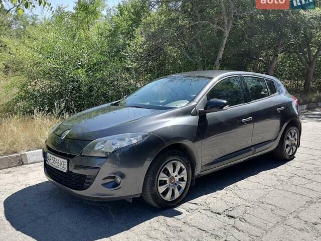 Серый Рено Меган, объемом двигателя 1.46 л и пробегом 190 тыс. км за 7200 $, фото 10 на Automoto.ua