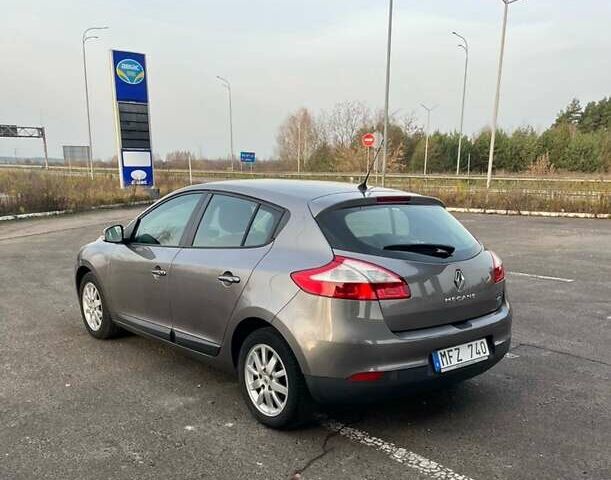 Серый Рено Меган, объемом двигателя 1.5 л и пробегом 211 тыс. км за 7200 $, фото 5 на Automoto.ua