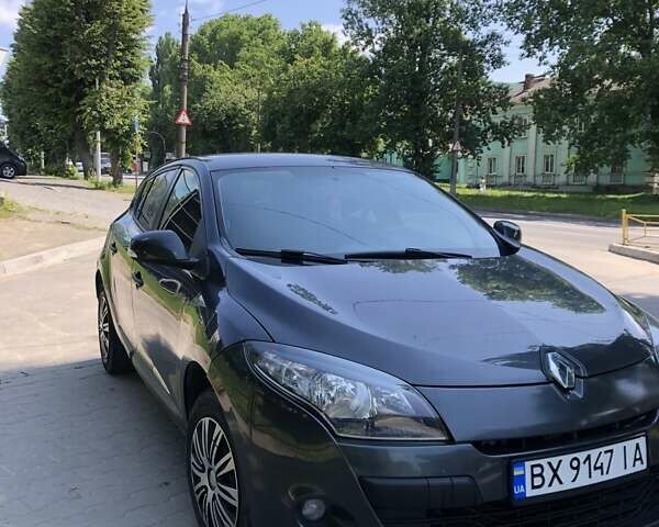 Серый Рено Меган, объемом двигателя 1.46 л и пробегом 216 тыс. км за 5399 $, фото 3 на Automoto.ua