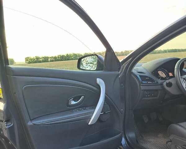 Рено Меган 2011 в Запорожье на Automoto.ua Серый Рено Меган, объемом двигателя 1.4 л и пробегом 227 тыс. км за 7300 $, фото 2 на Automoto.ua