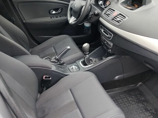 Серый Рено Меган, объемом двигателя 0 л и пробегом 230 тыс. км за 7100 $, фото 14 на Automoto.ua