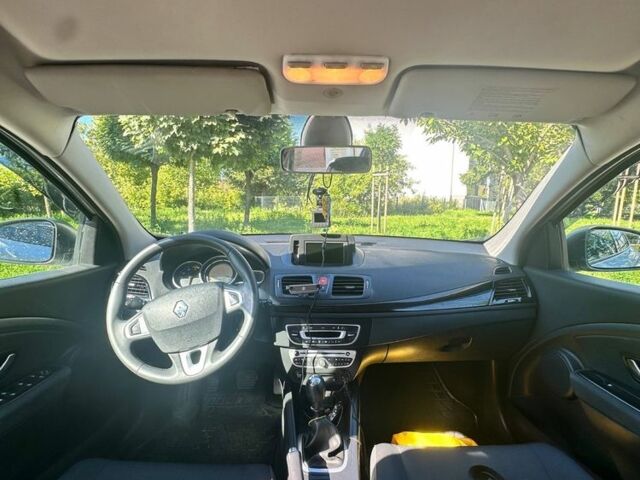 Рено Меган 2011 у Запоріжжя на Automoto.ua Сірий Рено Меган, об'ємом двигуна 1.5 л та пробігом 290 тис. км за 5700 $, фото 4 на Automoto.ua