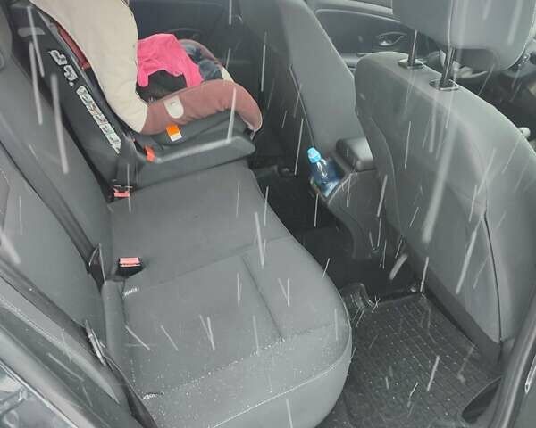 Серый Рено Меган, объемом двигателя 1.46 л и пробегом 296 тыс. км за 7000 $, фото 16 на Automoto.ua