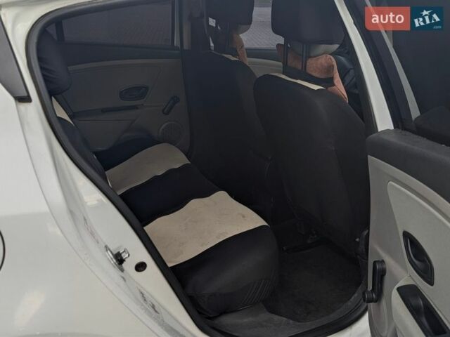 Сірий Рено Меган, об'ємом двигуна 1.46 л та пробігом 259 тис. км за 6500 $, фото 17 на Automoto.ua