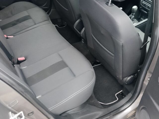 Серый Рено Меган, объемом двигателя 0 л и пробегом 230 тыс. км за 7100 $, фото 16 на Automoto.ua