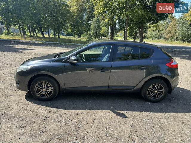 Серый Рено Меган, объемом двигателя 1.6 л и пробегом 342 тыс. км за 6100 $, фото 6 на Automoto.ua