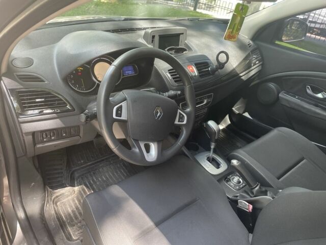 Серый Рено Меган, объемом двигателя 1.5 л и пробегом 198 тыс. км за 8200 $, фото 6 на Automoto.ua