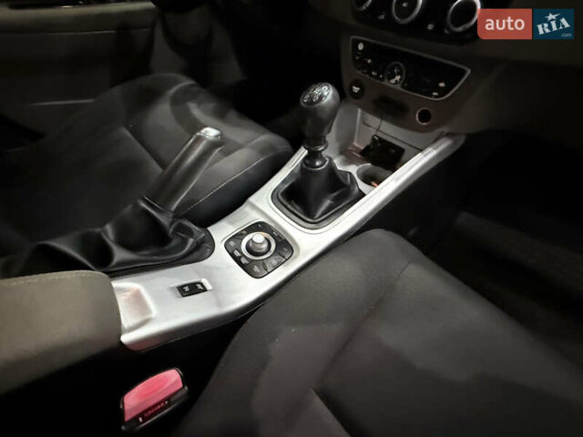 Сірий Рено Меган, об'ємом двигуна 1.46 л та пробігом 221 тис. км за 6100 $, фото 18 на Automoto.ua