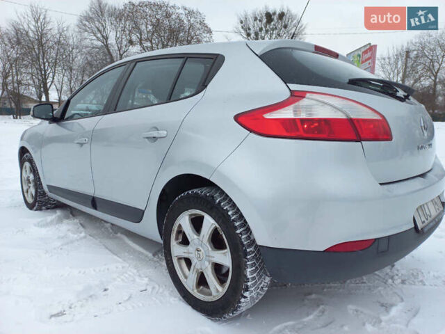 Серый Рено Меган, объемом двигателя 1.6 л и пробегом 197 тыс. км за 7750 $, фото 4 на Automoto.ua