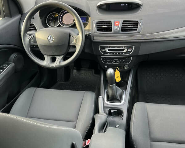 Серый Рено Меган, объемом двигателя 1.5 л и пробегом 211 тыс. км за 7200 $, фото 23 на Automoto.ua