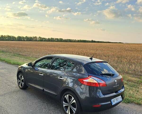 Рено Меган 2011 в Запорожье на Automoto.ua Серый Рено Меган, объемом двигателя 1.4 л и пробегом 227 тыс. км за 7300 $, фото 16 на Automoto.ua