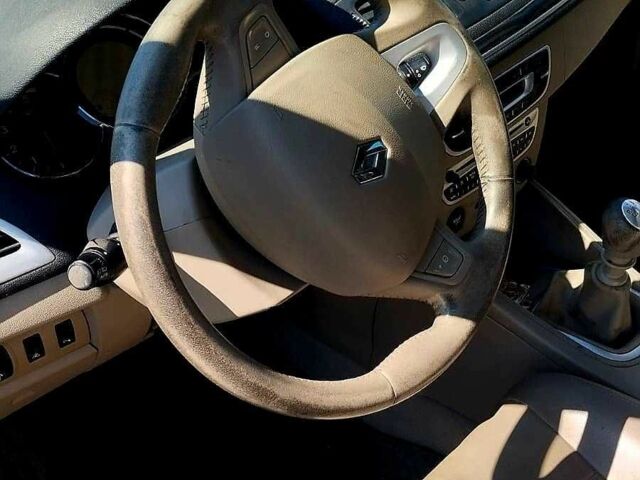 Сірий Рено Меган, об'ємом двигуна 1.9 л та пробігом 320 тис. км за 6300 $, фото 4 на Automoto.ua