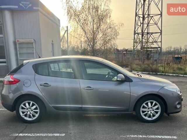 Серый Рено Меган, объемом двигателя 1.5 л и пробегом 211 тыс. км за 7200 $, фото 8 на Automoto.ua