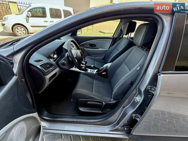 Сірий Рено Меган, об'ємом двигуна 1.46 л та пробігом 221 тис. км за 6100 $, фото 41 на Automoto.ua