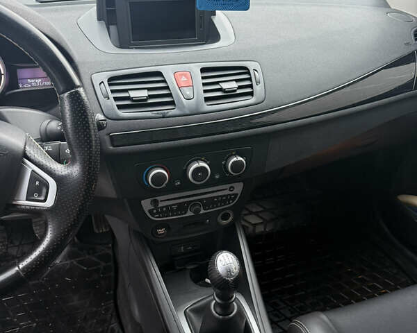 Серый Рено Меган, объемом двигателя 1.4 л и пробегом 179 тыс. км за 5399 $, фото 7 на Automoto.ua