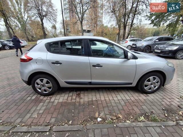 Рено Меган 2011 в Виннице на Automoto.ua Серый Рено Меган, объемом двигателя 1.46 л и пробегом 220 тыс. км за 6300 $, фото 9 на Automoto.ua
