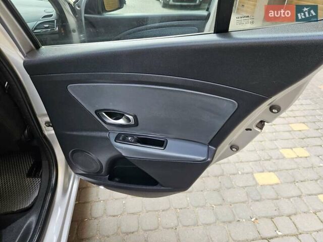 Серый Рено Меган, объемом двигателя 1.5 л и пробегом 288 тыс. км за 5800 $, фото 9 на Automoto.ua