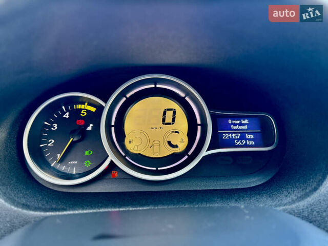 Сірий Рено Меган, об'ємом двигуна 1.46 л та пробігом 221 тис. км за 6100 $, фото 30 на Automoto.ua