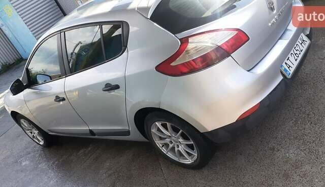 Серый Рено Меган, объемом двигателя 1.5 л и пробегом 282 тыс. км за 7499 $, фото 5 на Automoto.ua