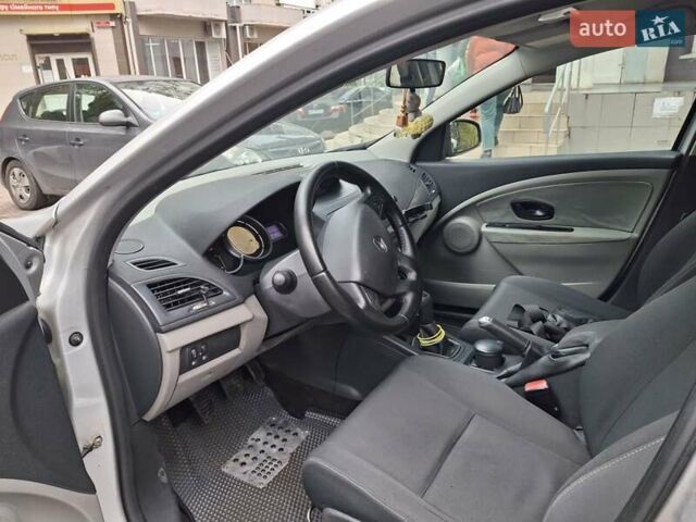Рено Меган 2011 в Виннице на Automoto.ua Серый Рено Меган, объемом двигателя 1.46 л и пробегом 220 тыс. км за 6300 $, фото 13 на Automoto.ua