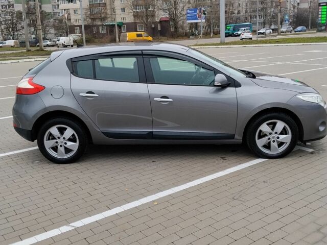 Серый Рено Меган, объемом двигателя 0 л и пробегом 230 тыс. км за 7100 $, фото 3 на Automoto.ua