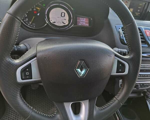 Рено Меган 2011 в Запорожье на Automoto.ua Серый Рено Меган, объемом двигателя 1.4 л и пробегом 227 тыс. км за 7300 $, фото 5 на Automoto.ua