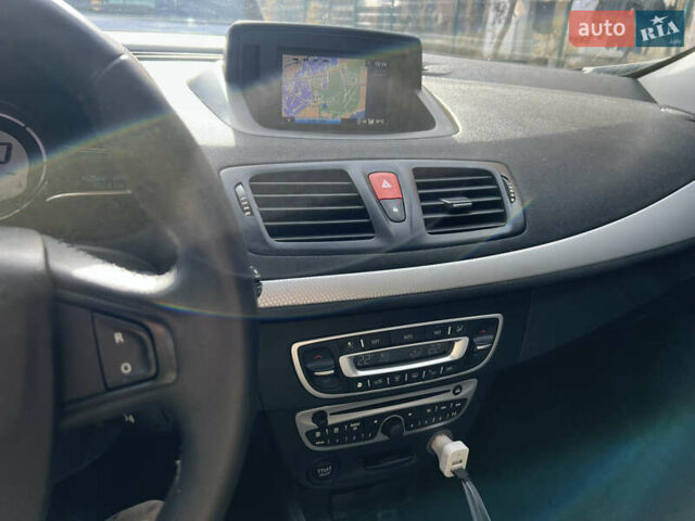 Сірий Рено Меган, об'ємом двигуна 1.5 л та пробігом 152 тис. км за 6700 $, фото 2 на Automoto.ua