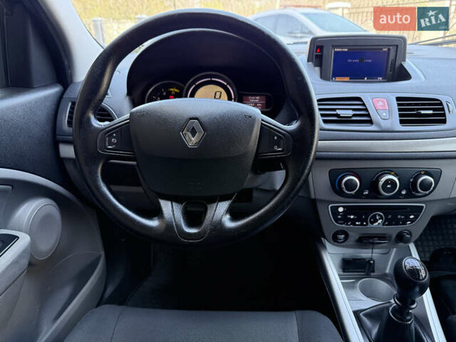 Сірий Рено Меган, об'ємом двигуна 1.46 л та пробігом 221 тис. км за 6100 $, фото 44 на Automoto.ua