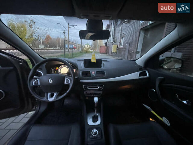 Сірий Рено Меган, об'ємом двигуна 1.46 л та пробігом 255 тис. км за 7700 $, фото 9 на Automoto.ua