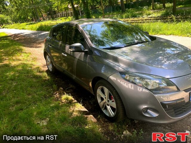 Сірий Рено Меган, об'ємом двигуна 1.5 л та пробігом 200 тис. км за 7200 $, фото 1 на Automoto.ua