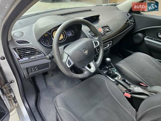 Серый Рено Меган, объемом двигателя 1.5 л и пробегом 288 тыс. км за 5800 $, фото 2 на Automoto.ua