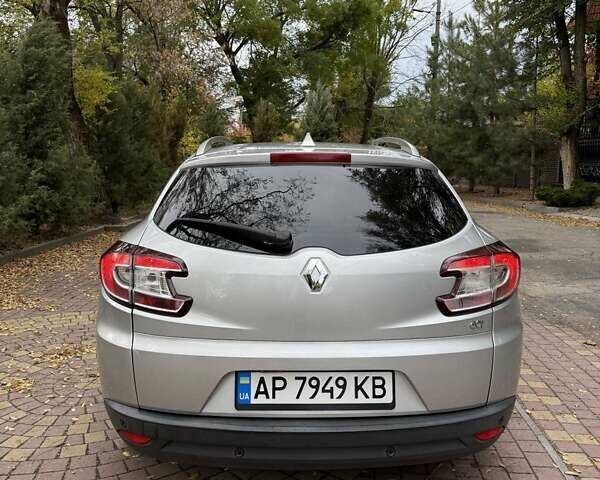 Рено Меган 2011 в Запорожье на Automoto.ua Серый Рено Меган, объемом двигателя 1.46 л и пробегом 251 тыс. км за 6400 $, фото 11 на Automoto.ua