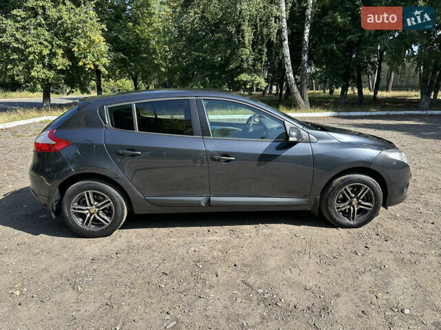 Серый Рено Меган, объемом двигателя 1.6 л и пробегом 342 тыс. км за 6100 $, фото 7 на Automoto.ua