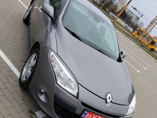 Серый Рено Меган, объемом двигателя 0 л и пробегом 230 тыс. км за 7100 $, фото 5 на Automoto.ua