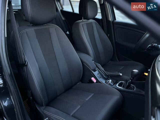 Серый Рено Меган, объемом двигателя 1.46 л и пробегом 220 тыс. км за 6700 $, фото 32 на Automoto.ua