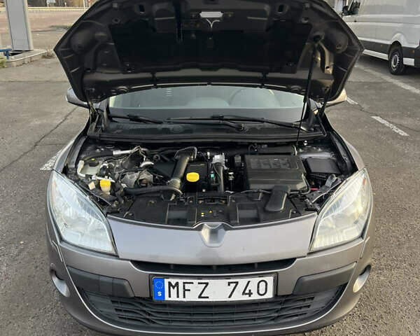 Серый Рено Меган, объемом двигателя 1.5 л и пробегом 211 тыс. км за 7200 $, фото 14 на Automoto.ua