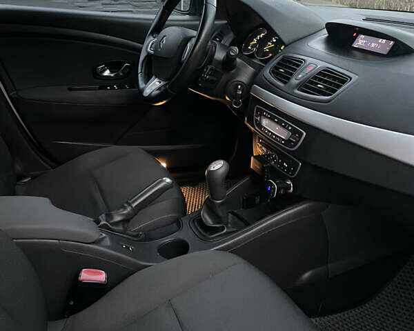 Серый Рено Меган, объемом двигателя 1.6 л и пробегом 188 тыс. км за 6700 $, фото 8 на Automoto.ua