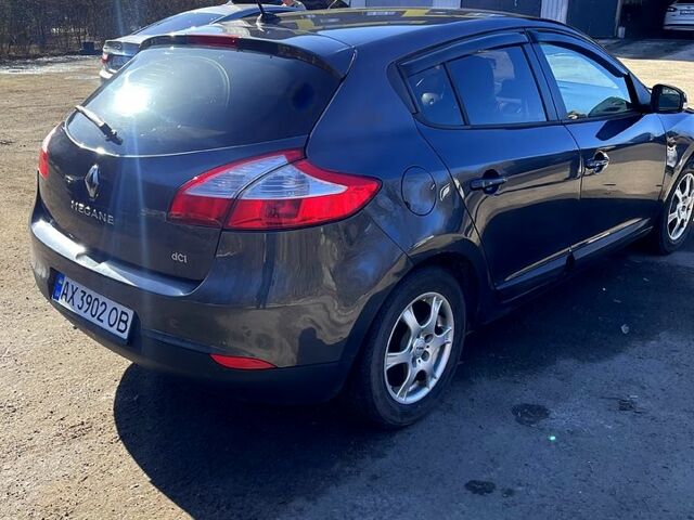 Сірий Рено Меган, об'ємом двигуна 1.5 л та пробігом 300 тис. км за 5800 $, фото 4 на Automoto.ua