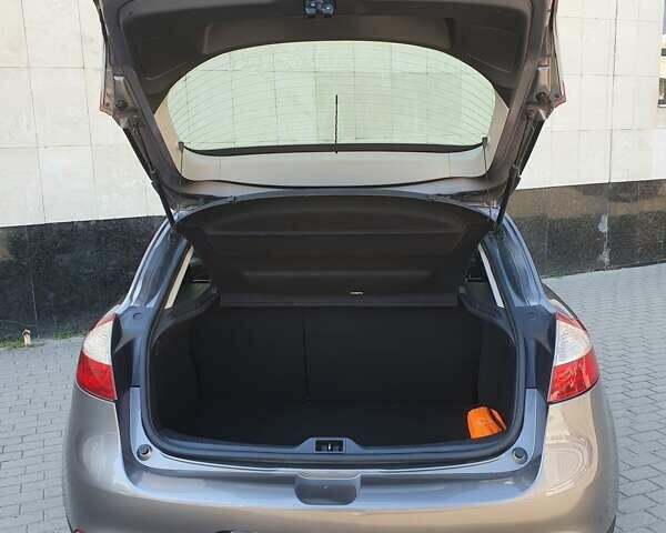 Серый Рено Меган, объемом двигателя 1.46 л и пробегом 152 тыс. км за 7500 $, фото 26 на Automoto.ua