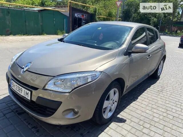 Сірий Рено Меган, об'ємом двигуна 1.5 л та пробігом 0 тис. км за 5500 $, фото 11 на Automoto.ua